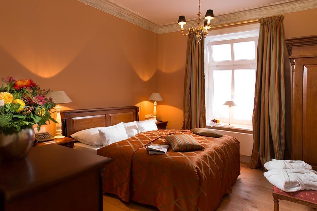 Palais Esplanade Hamburg - Adults Only Hotel Room photo